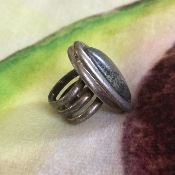 Stone ring - Picture 4 of 4